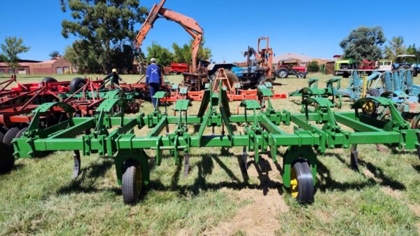 11 Tooth Chisel Plough